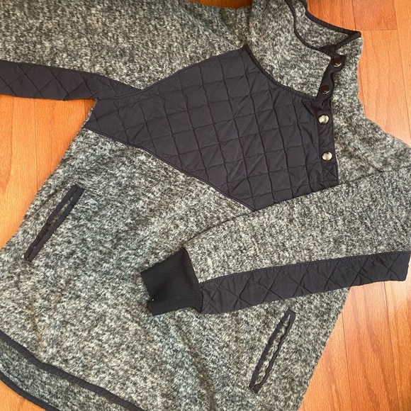 A&F snap sweater - Picture 2 of 3